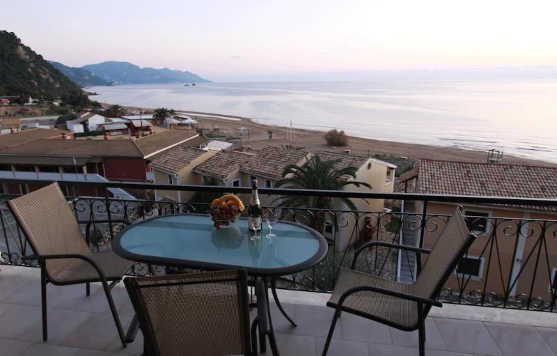 Menigos Resort House Agios Gordios  Buitenkant foto